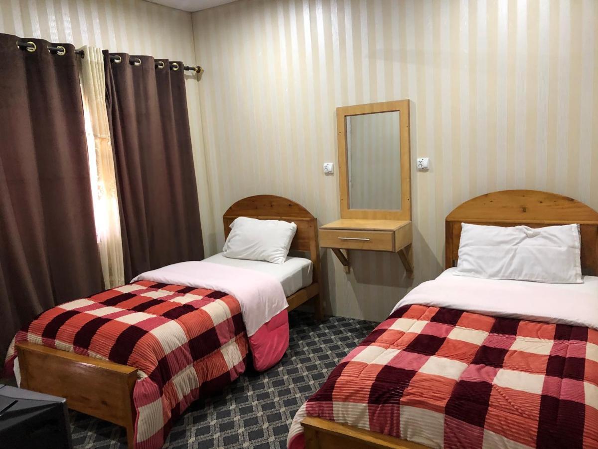 Madina Hotel 2 Γκιλγκίτ Εξωτερικό φωτογραφία