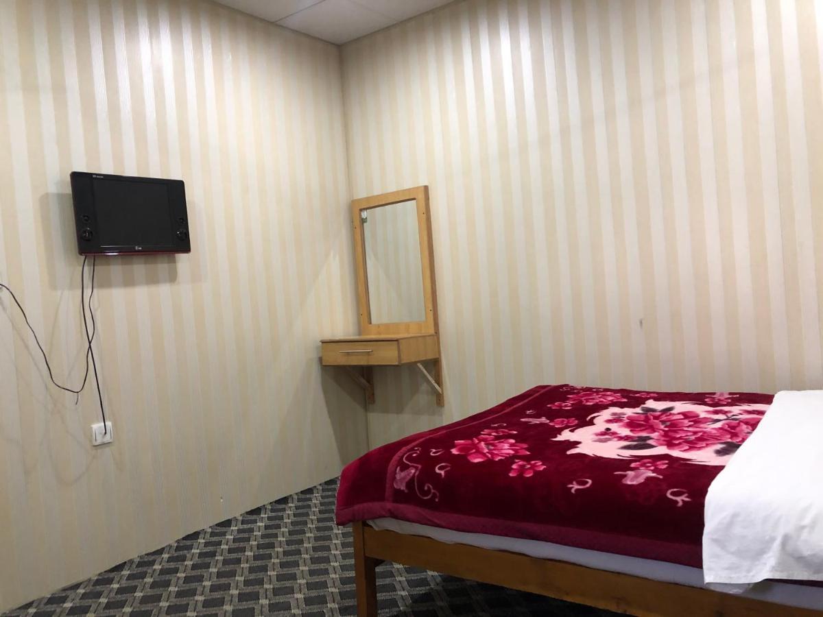 Madina Hotel 2 Γκιλγκίτ Εξωτερικό φωτογραφία