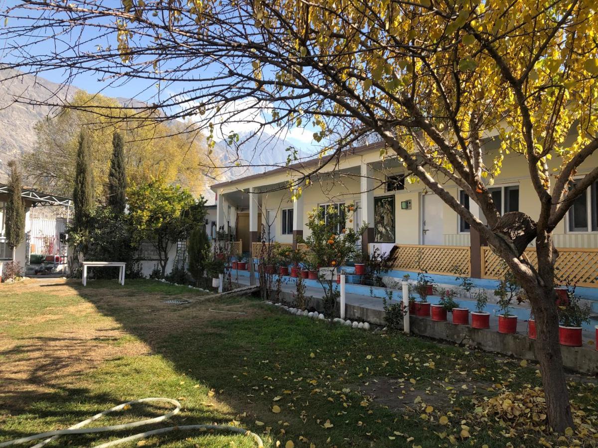 Madina Hotel 2 Γκιλγκίτ Εξωτερικό φωτογραφία