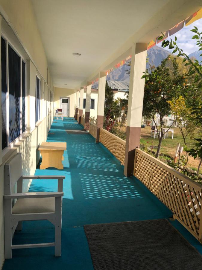 Madina Hotel 2 Γκιλγκίτ Εξωτερικό φωτογραφία